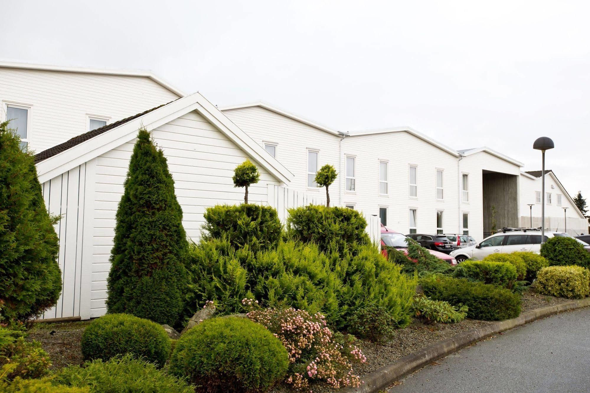 Hotel Bryne Hotell 2*